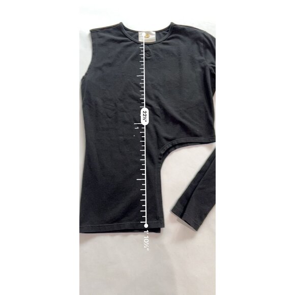 Jeu Illimite Avant Garde Cutout Top in Black - Picture 5 of 6